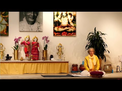 YOGA Mittelstufe "Exakt" mit Premala  - Yoga Vidya Ashram Live - 9:15 Uhr 28.08.2021