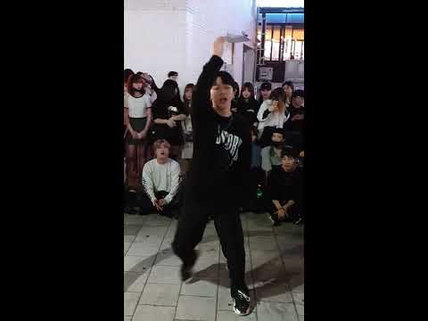 《ATEEZ_PirateKing》20190424#KingdomS(킹덤즈) #김태유(TaeYou) 홍대버스킹 20190424_201532 #SnowHorse