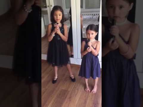 Luce: Elisa and Laura Pausini