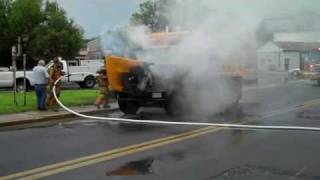 preview picture of video 'Dump truck fire Salisbury, MD'