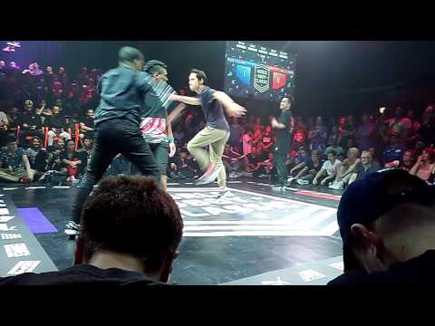 World BBoy Classic 2016 - Battle 14 (Neguin & Pelezinho vs Hong 10 & Ronnie)  SEMI FINAL