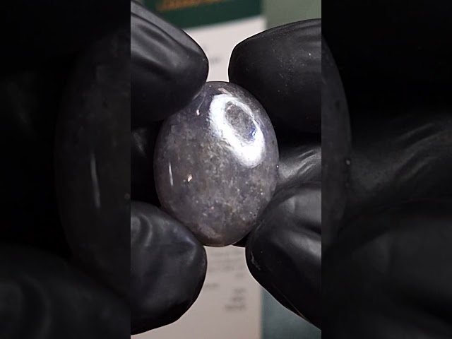 حجر ايولايت طبيعي مفحوص و موثق بشهادة مختبر