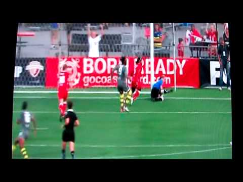 2011 WPS CHAMPIONSHIP AMY RODRIGUEZ NUTMEG GOAL!!