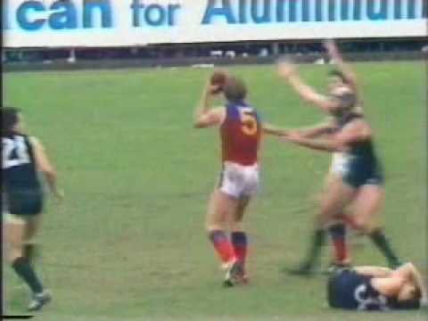 1983 Round 5 : Fitzroy v Carlton @ Princes Park - Quinlan strong mark