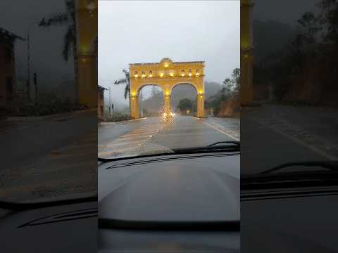 Chegando em Santa Teresa - ES num dia de chuva! 🌧️🚗 #Shorts