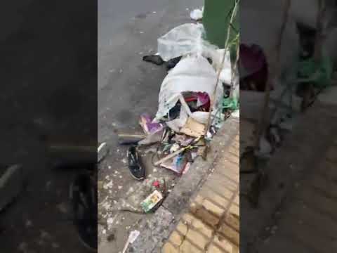 San Nicolás. Una ciudad agotada, predecible que no responde a los vecinos y la basura que no retiran de pleno centro