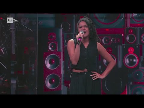 Frances Alina Ascione canta "Old Time Rock And Roll" - Radio2 Social Club 23/09/2024