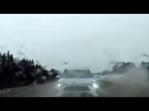 "I'm in danger!" | Dashcam video captures apparent case of road rage in Ont.