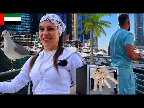 Mărioara and Petre: Dubai edition 🇦🇪– stuck outside😫🔑