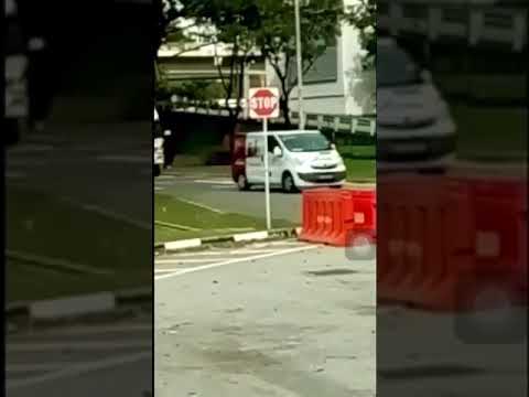 Autoridade de Imigração e Pontos de Verificação (ICA) Cingapura Pukul Driver Malásia