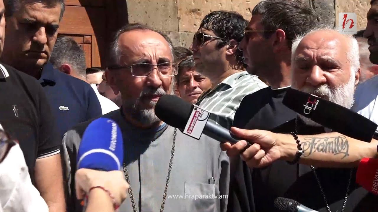 #Ուղիղ․ Միքայել սրբազանի ճեպազրույցը