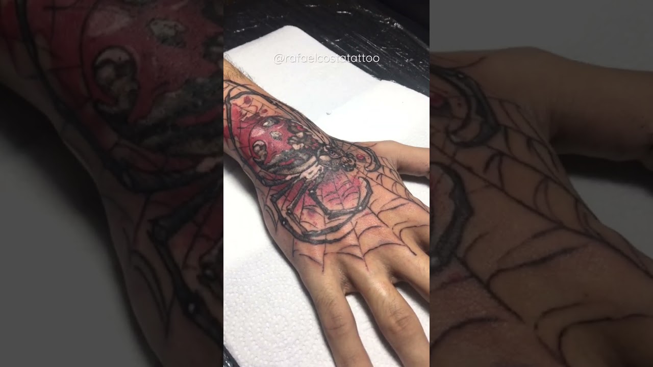 Watch Now Spider tattoo, Aranha tatuagem na mão Spider tattoo, Aranha tatuagem na mão