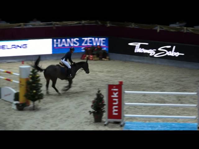 Full-Sister of the mother of Algorithm CDH is the CSI 1.50m mare Elisa with rider Laetitia du Couedic