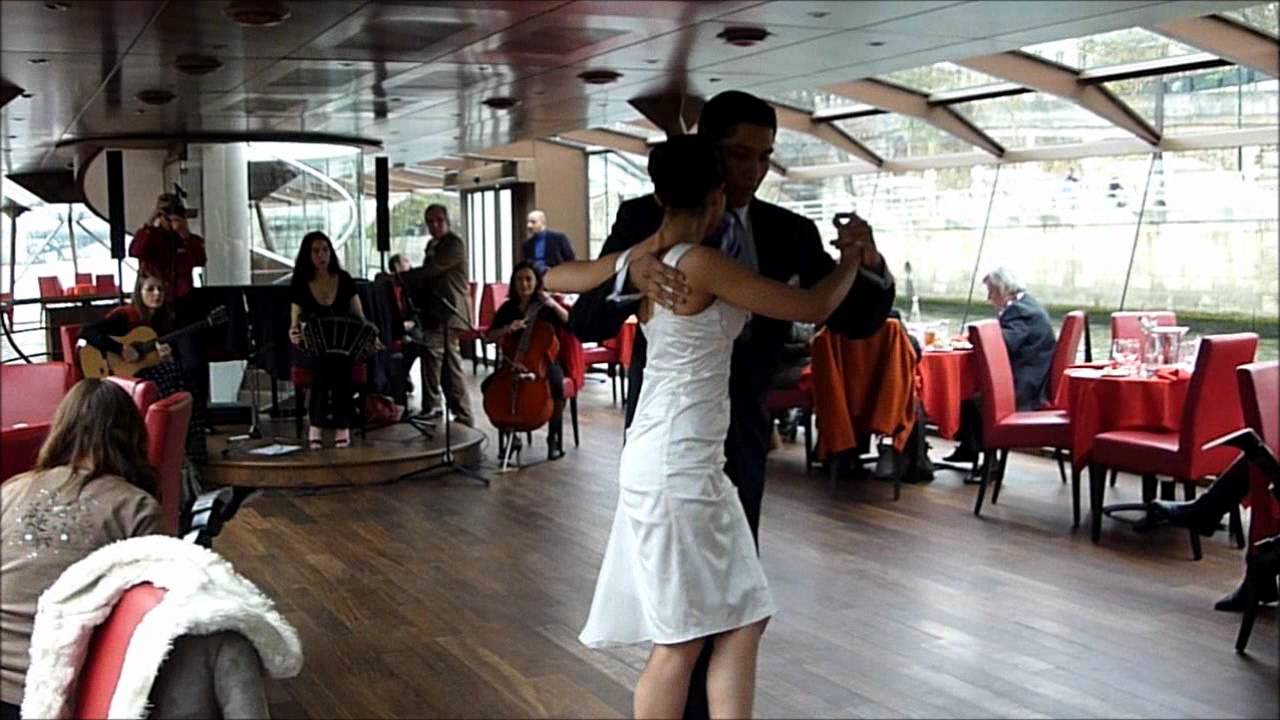 Florencia Labiano & Hernan Rodriguez  Bateaux Mouches - TANGO BIEN - Paris.