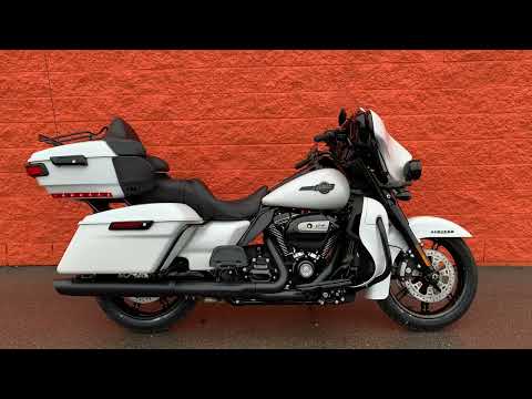 2024 Harley-Davidson<sup>®</sup> Ultra Limited White Onyx Pearl - Black Finish