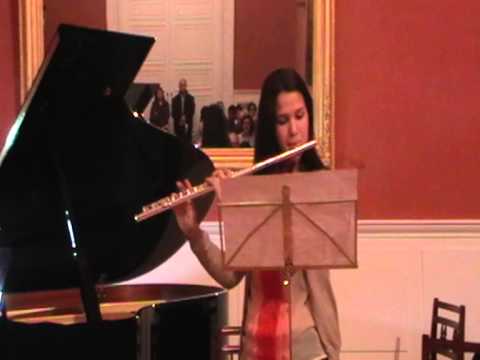 Carmen Mainar tocando a Pergolesi concierto en SolM Allegro