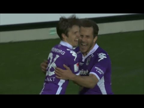 "Paka" fintar sig förbi försvaret och sätter sitt första allsvenska mål - TV4 Sport