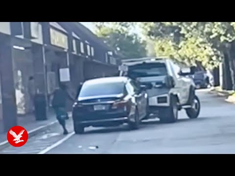 Tow truck driver arrested for towing vehicle with 4-year-old girl still inside