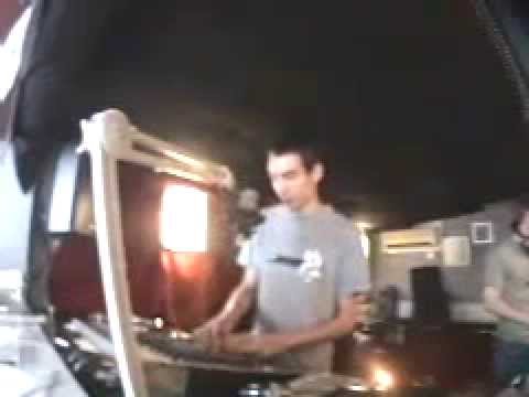 Mike Wallis and Tipper - Colony Show on Groovetech Radio (2002-08-20)