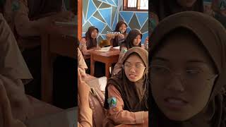 Download lagu Resiko punya teman tengil🗿🗿#viral #sekolah #kesehariansekolah #random #kelas #prank #meme #pov mp3