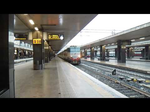 E656.052 in partenza con l' IC 510 "Capodimonte" Salerno - Torino Porta Nuova