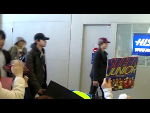 【FANCAM】120112 Super Junior   @KANSAI INTERNATIONAL AIRPORT