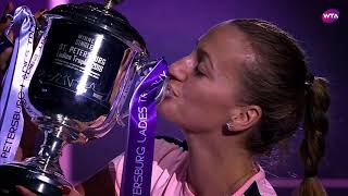 International Kissing Day | The winners and their trophies