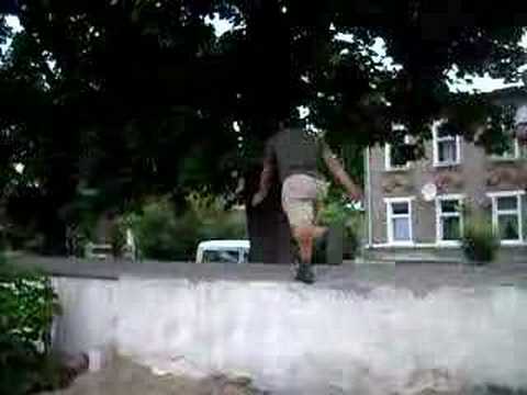 czarny paczków salto