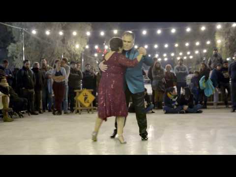 "Por que Razón"- Victor Cavieres & Ana Carvajal - Milonga Callejera