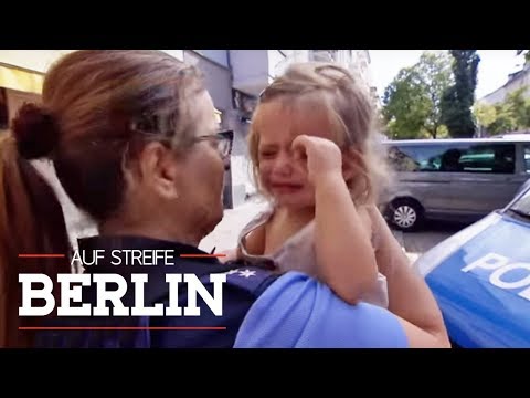 Kleines Mädchen weint bitterlich: Sie wurde allein im heißen Auto gelassen! | Auf Streife | SAT.1 TV