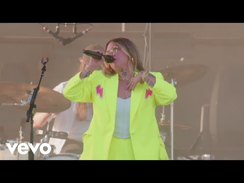 Elle King - Ex's & Oh's (Live from Stagecoach)