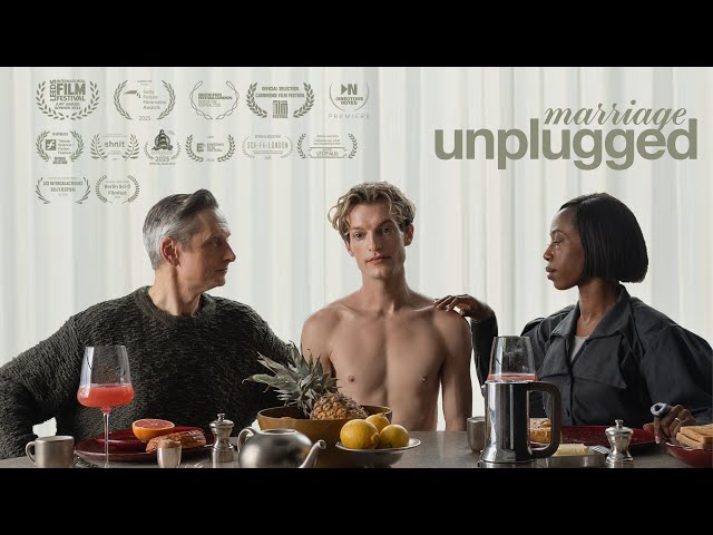 Vídeo relacionado con Rosie the Robot: An Erotic Story of Sexbot-Human Connection (English Edition)