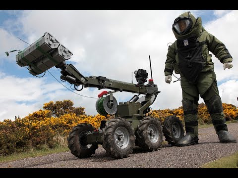 U.S. EOD Military Drills & Practice with Robot 2017