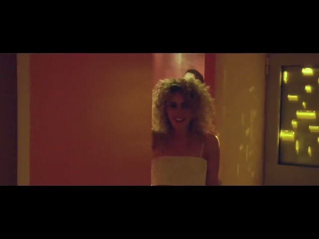 Vluchtstrook von Kris Kross Amsterdam & Antoon & Sigourney K ((jetzt ansehen))