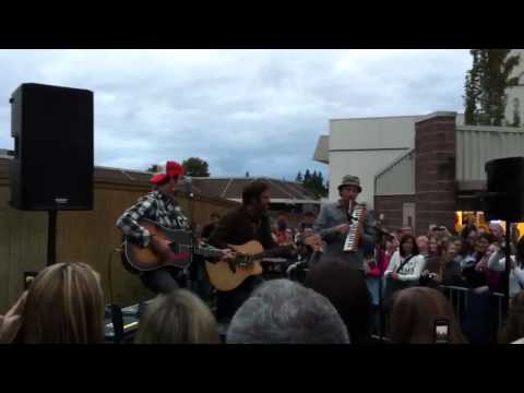 Jack Johnson, G-Love, & Zach Gill - "Rainbow" (Live)