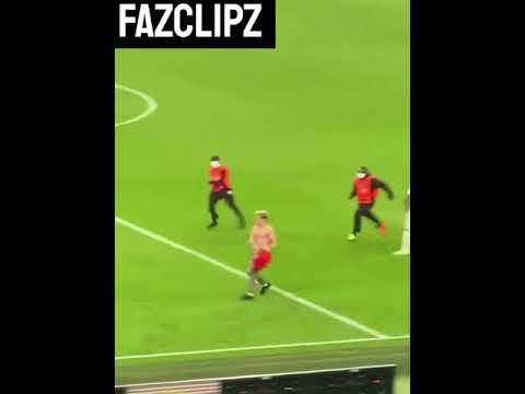 Euro 2020 Final England vs Italy pitch invader…