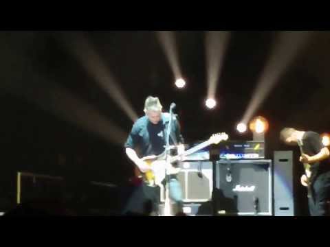 Pearl Jam - McCready Even Flow Solo- 052613 Oracle Arena, Oakland, CA