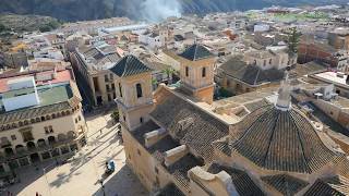 preview picture of video 'Iglesia Ntra Sra de la Asunción y Restaurante Crisbe en Huércal-Overa (Almería)'