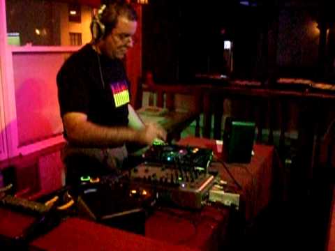 DJ SIX In The Mix at GoGo's Bar and Lounge (Ottawa, Canada) - part 1
