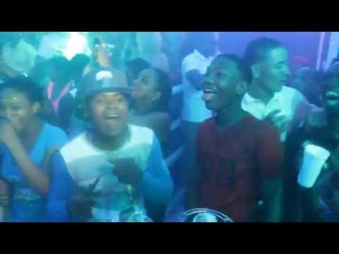 Ceky Viciny El Chupon En Vivo (Ft. El Mayor Clasico)