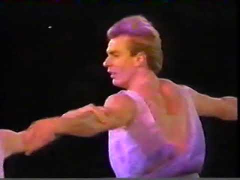 Maya Usova and Alexandr Zhulin - 1994 Champions On Ice EX