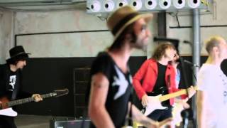 Alejo Stivel - Qué hace una chica como tú en un sitio como este (con Pereza)