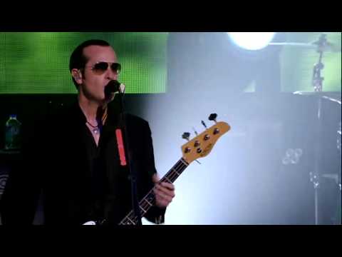 Video thumbnail for Between the Lines (Live from Chicago) [Bonus Track]