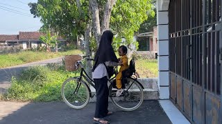 Download lagu Kegiatan Pagi Hari Ibu Anak Satu mp3 Download lagu Kegiatan Pagi Hari Ibu Anak Satu mp3