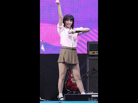 QWER 시연, '고민중독' | 허준축제 허준음악회 직캠(fancam) | 241013