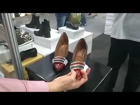 Carol Carletto oferece promoções de sapatilhas e sapatos na ExpoBento 2019