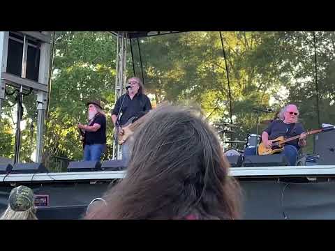 The Kentucky Headhunters (featuring John Fred Young of Black Stone Cherry) - Milkman/Oh Lonesome Me