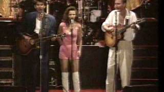 Lena Ph, Tomas Ledin &amp; Niklas Strömstedt - Sommaren Är Kort