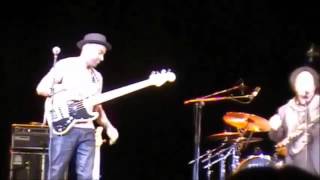 Marcus Miller feat Enzo Avitabile   Papa Was A Rolling Stone   Padova 2016 04 17