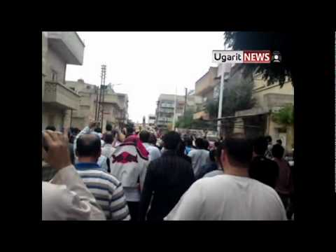 مظاهرة في حي جنوب الملعب في مدينة حماة في جمعة "النصر لشامنا ويمننا"